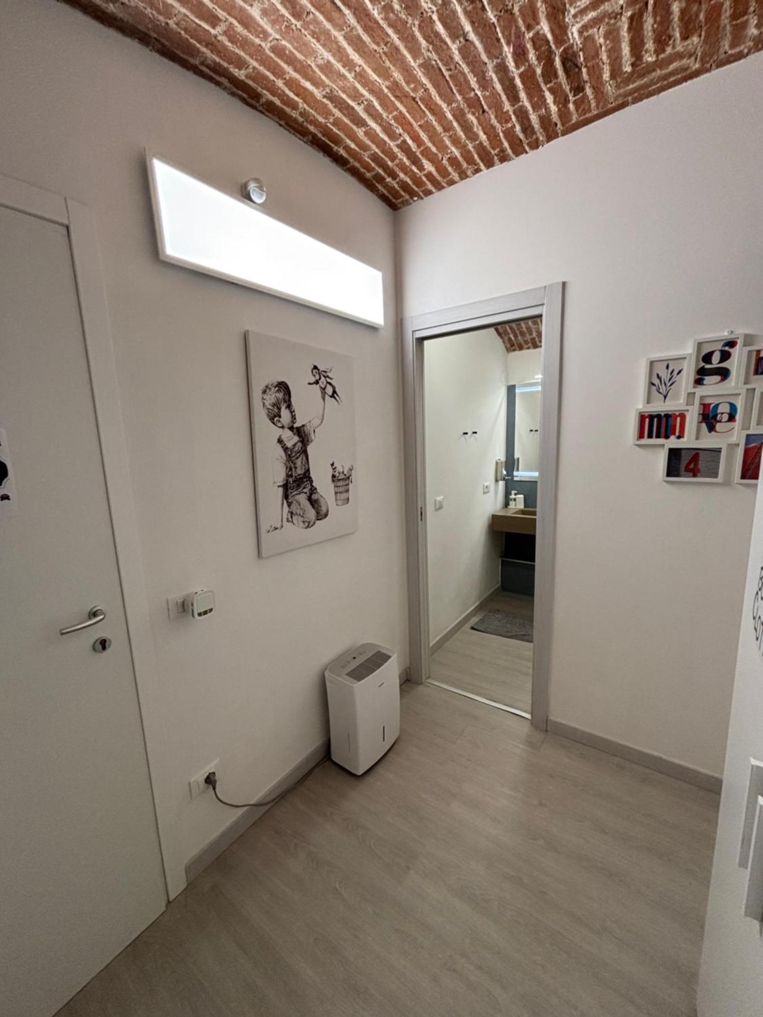 La Vecchia Milano-Les Nubles Vannucci - Il Ballatoio E Il Cortile Exterior photo