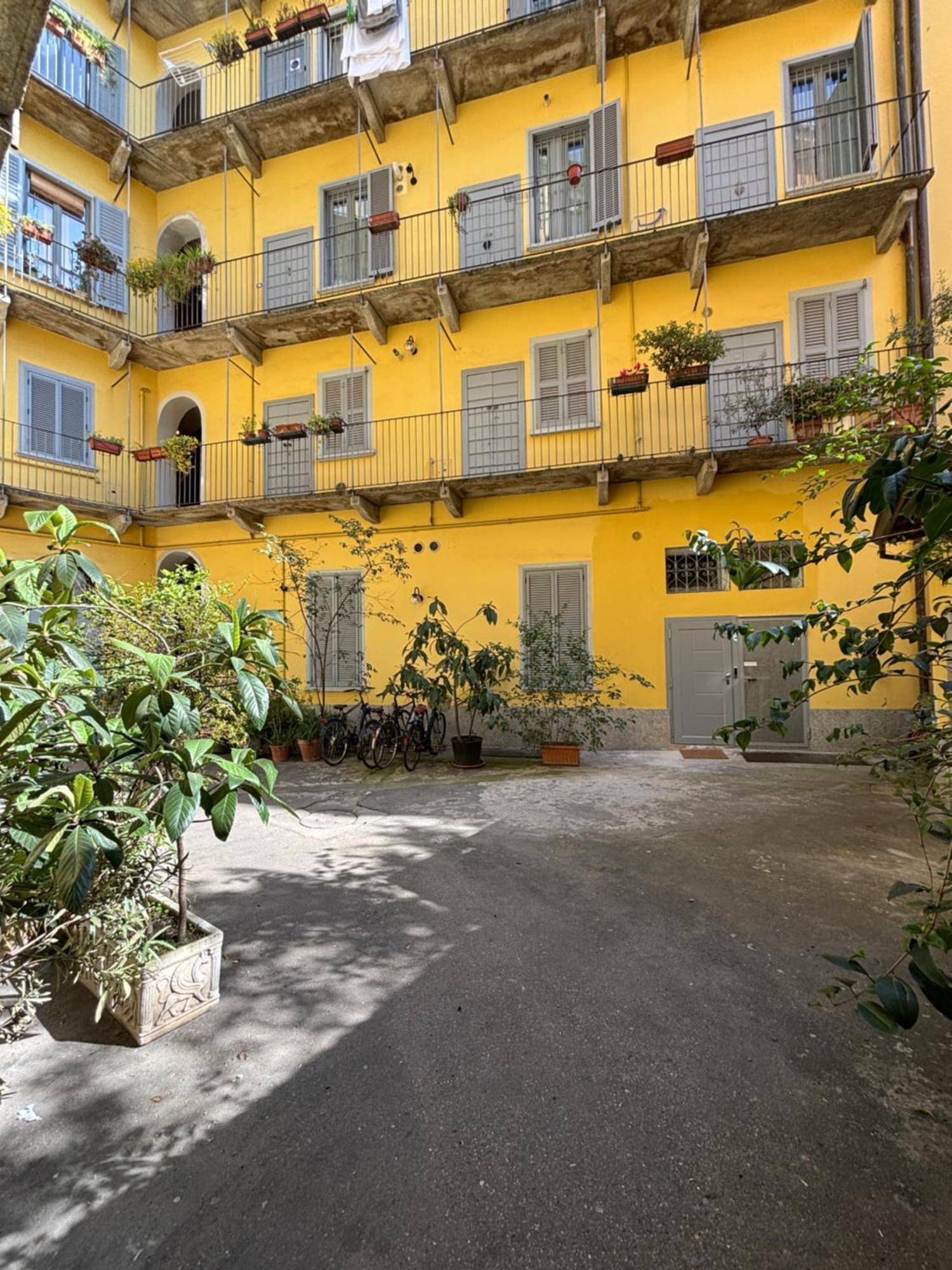 La Vecchia Milano-Les Nubles Vannucci - Il Ballatoio E Il Cortile Exterior photo