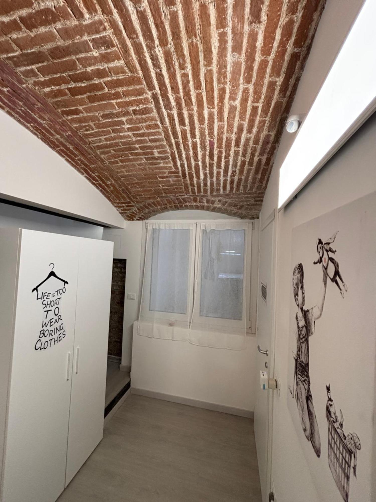 La Vecchia Milano-Les Nubles Vannucci - Il Ballatoio E Il Cortile Exterior photo